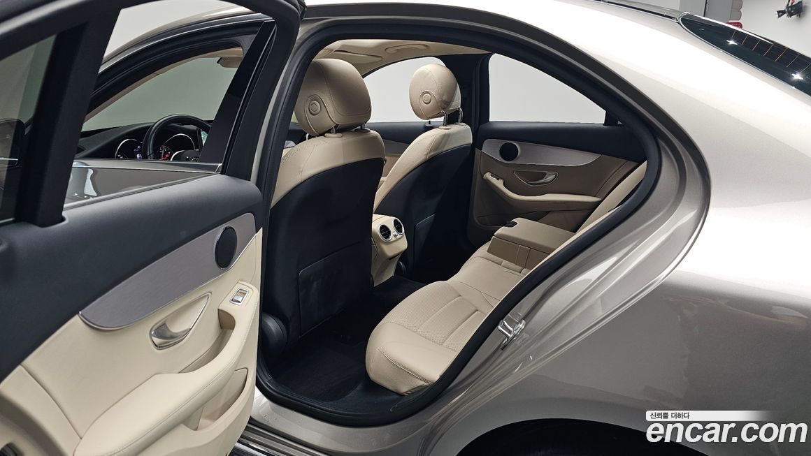 Mercedes-Benz C-Class 2020
