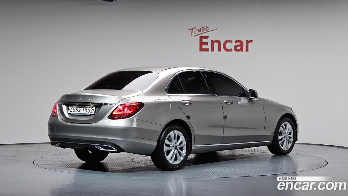 Mercedes-Benz C-Class 2020