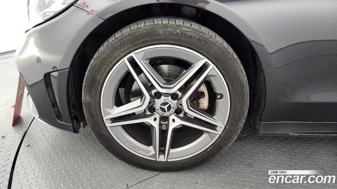 Mercedes-Benz C-Class 2021
