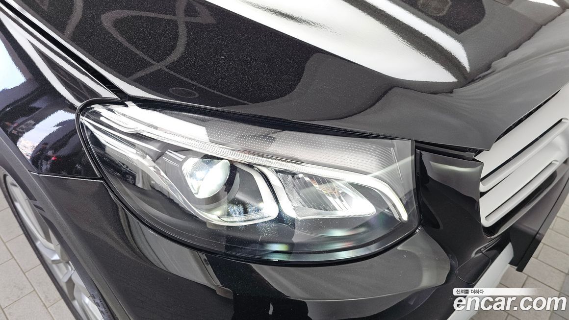 Mercedes-Benz GLC-Class 2019