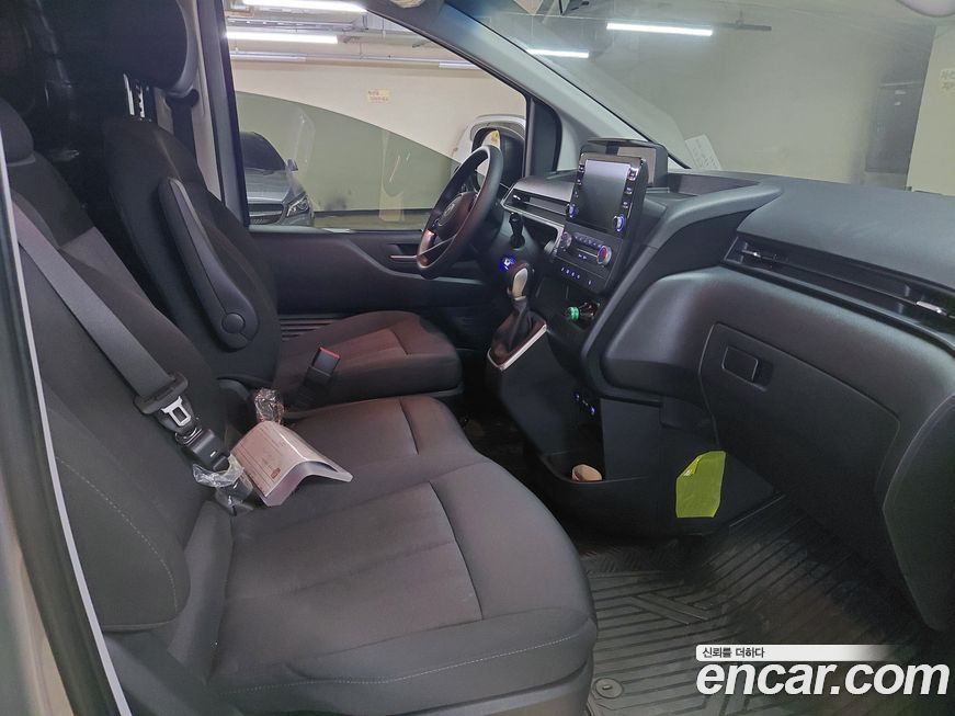 Hyundai Staria 2025