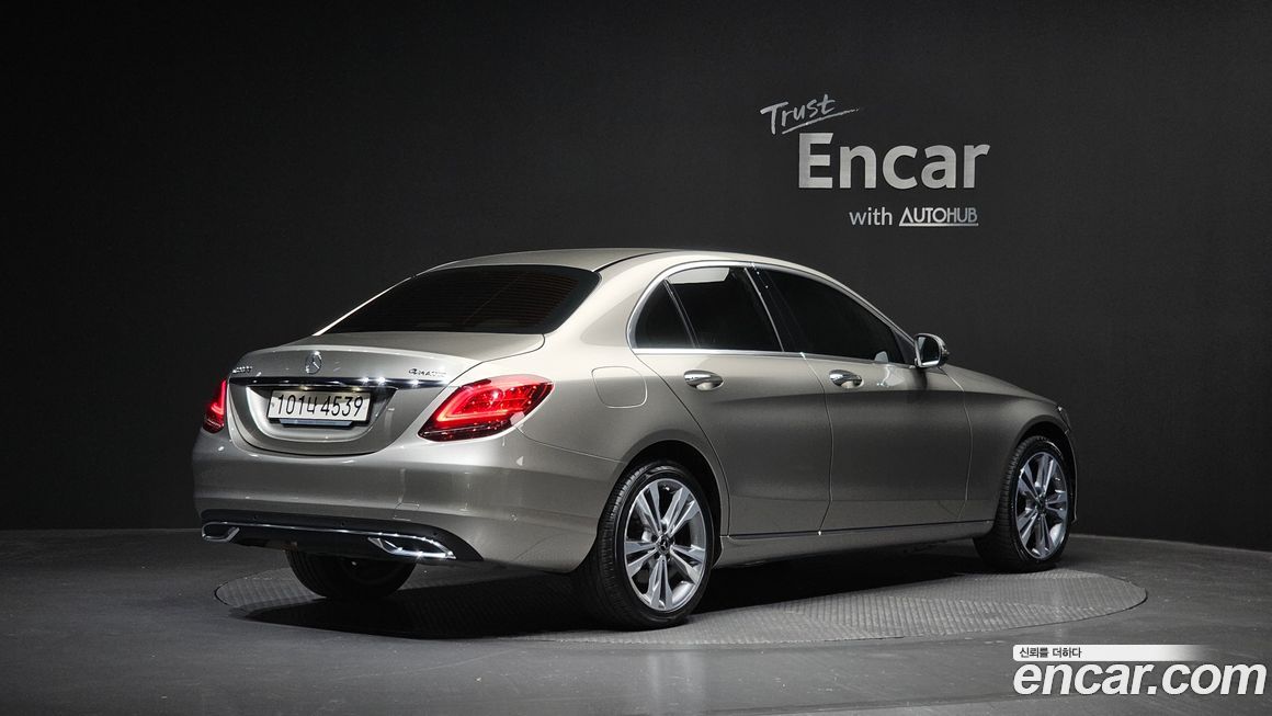 Mercedes-Benz C-Class 2020