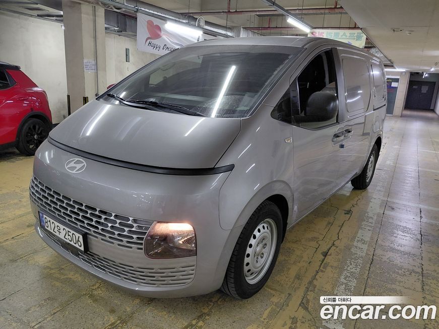 Hyundai Staria 2025