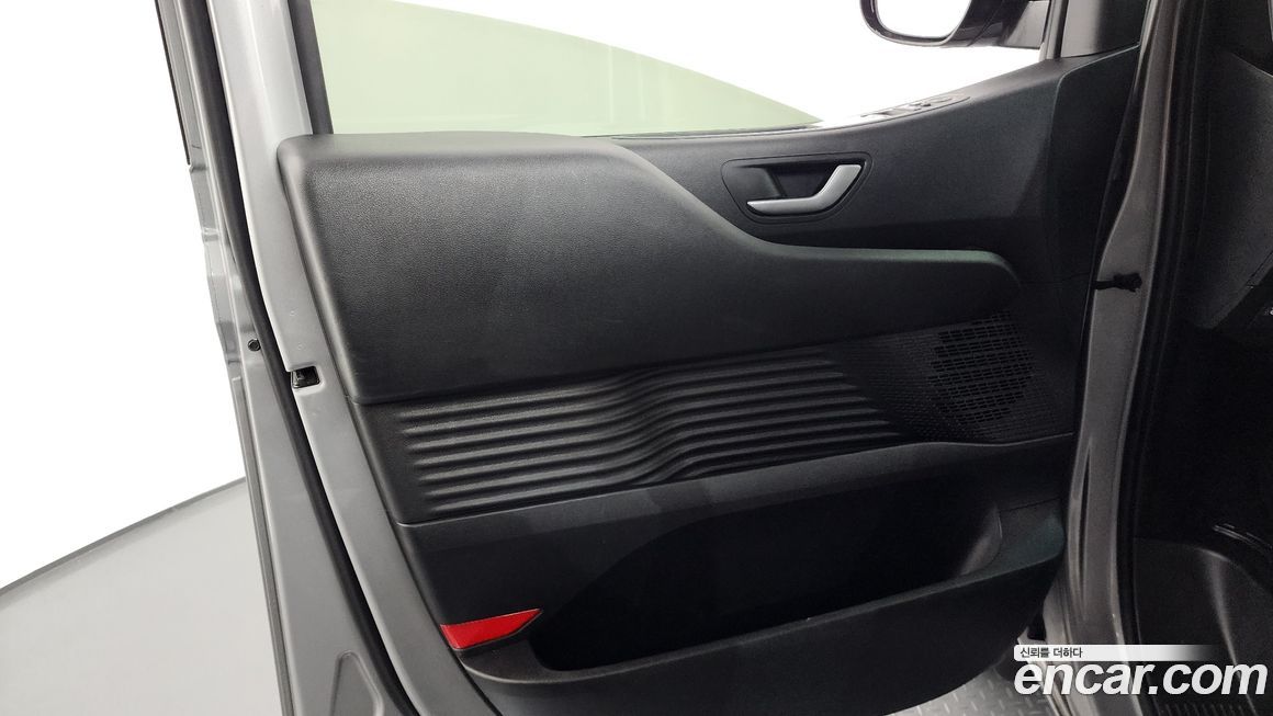 Hyundai Staria 2023
