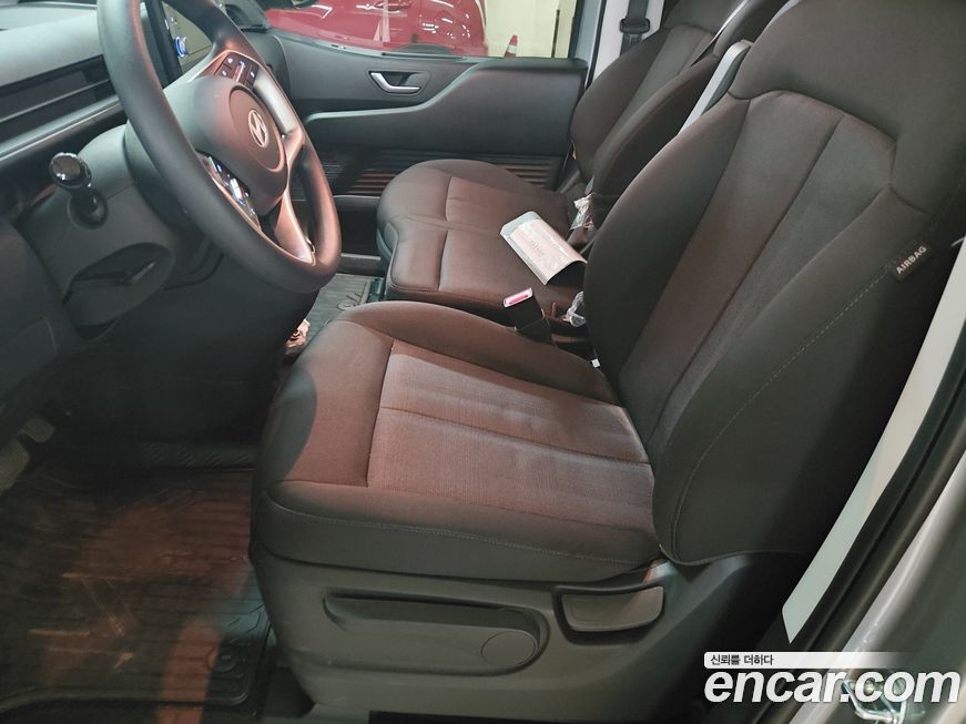 Hyundai Staria 2025