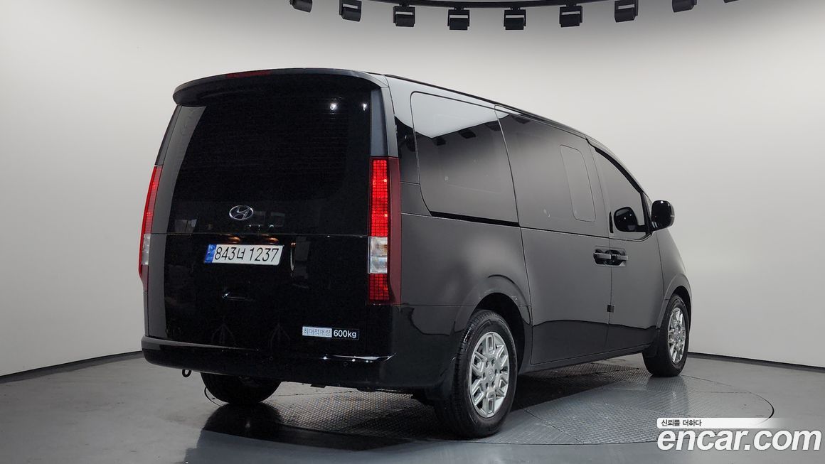 Hyundai Staria 2024