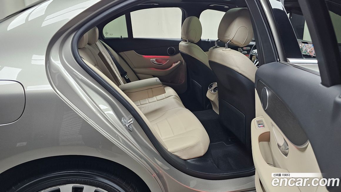 Mercedes-Benz C-Class 2020