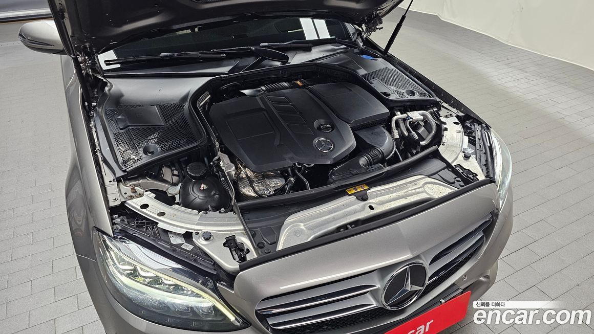 Mercedes-Benz C-Class 2020