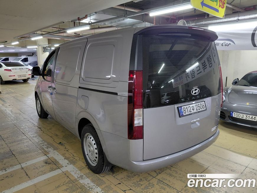 Hyundai Staria 2025