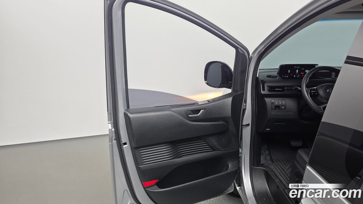Hyundai Staria 2023