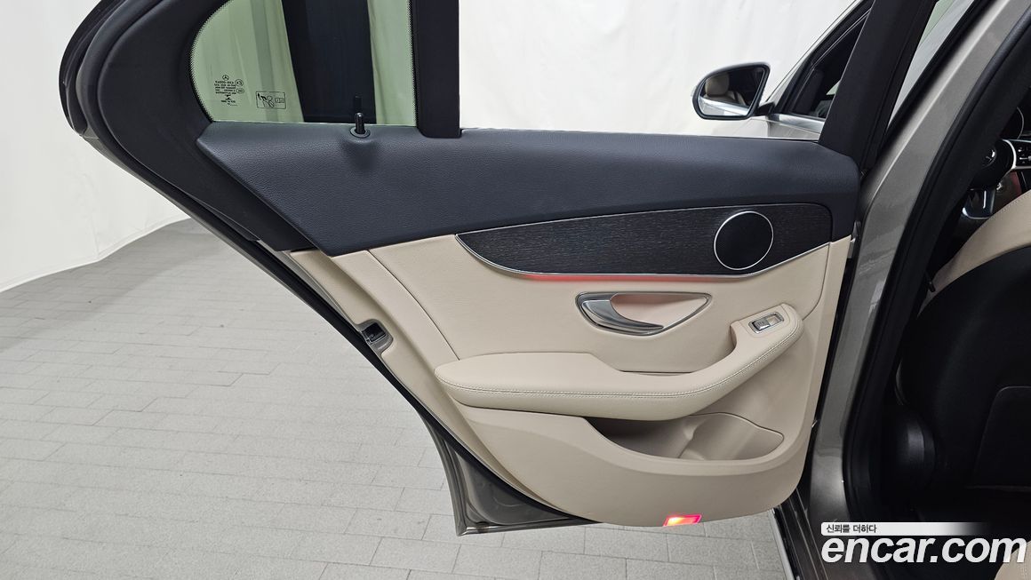 Mercedes-Benz C-Class 2020