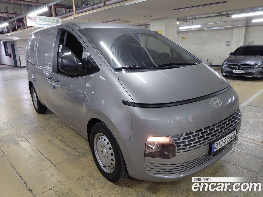 Hyundai Staria 2025