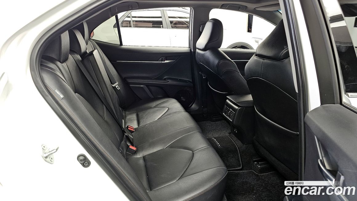 Toyota Camry 2021