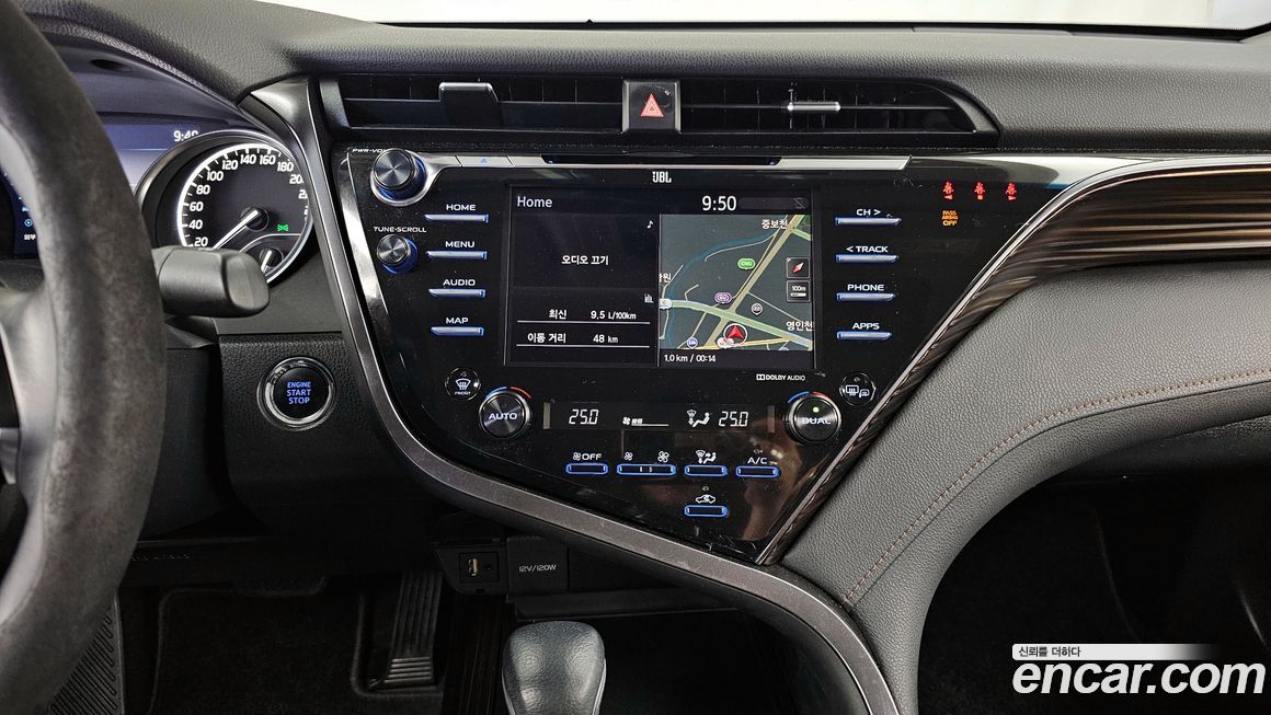 Toyota Camry 2021