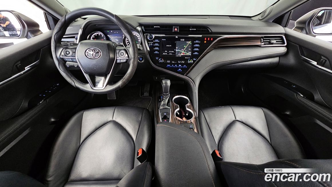 Toyota Camry 2021