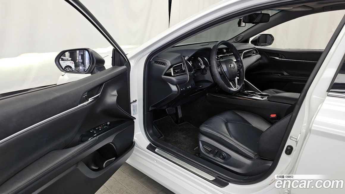 Toyota Camry 2021