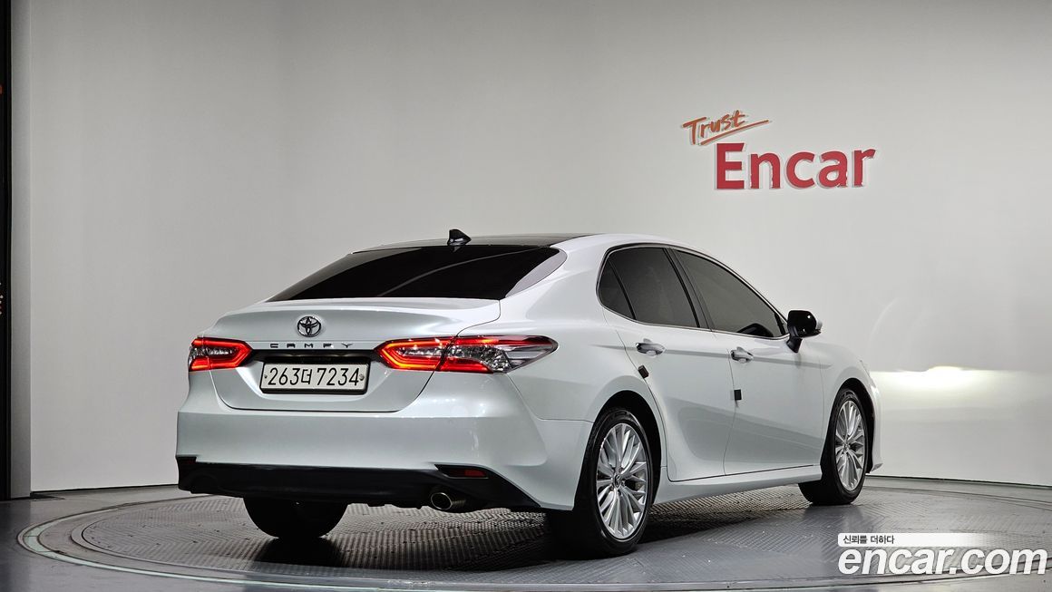 Toyota Camry 2021