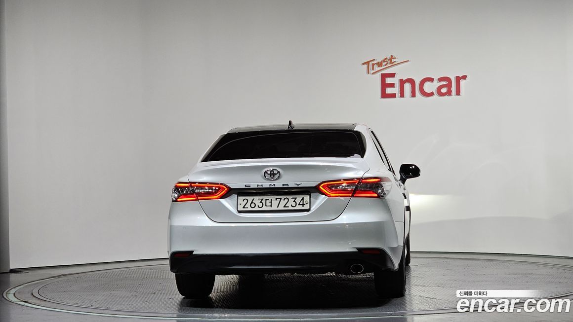 Toyota Camry 2021