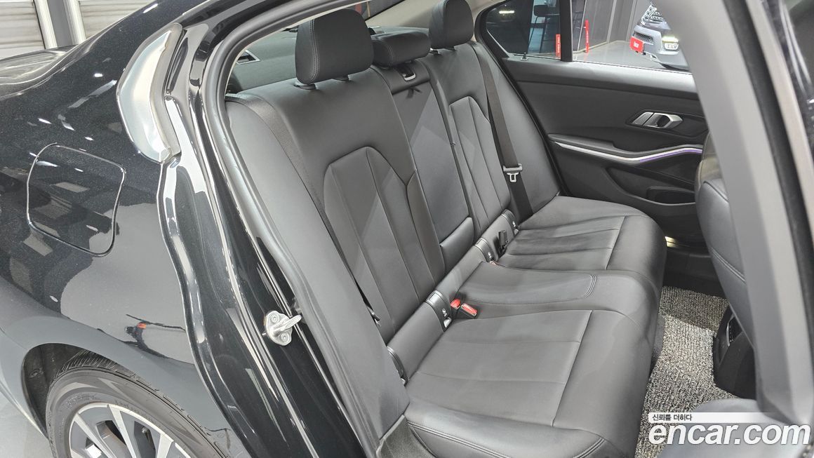 BMW 3-Series 2021