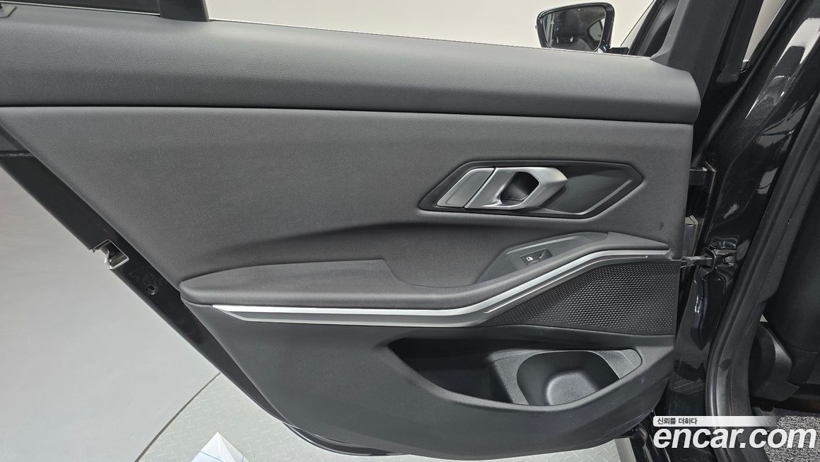 BMW 3-Series 2021