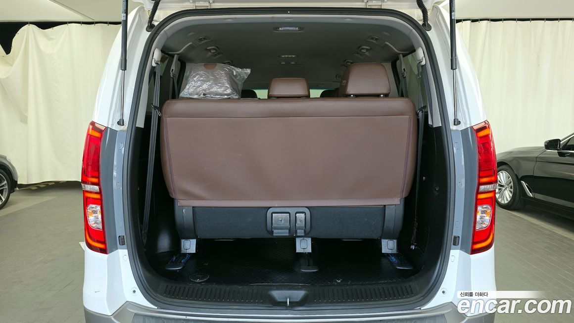 Hyundai Starex 2021