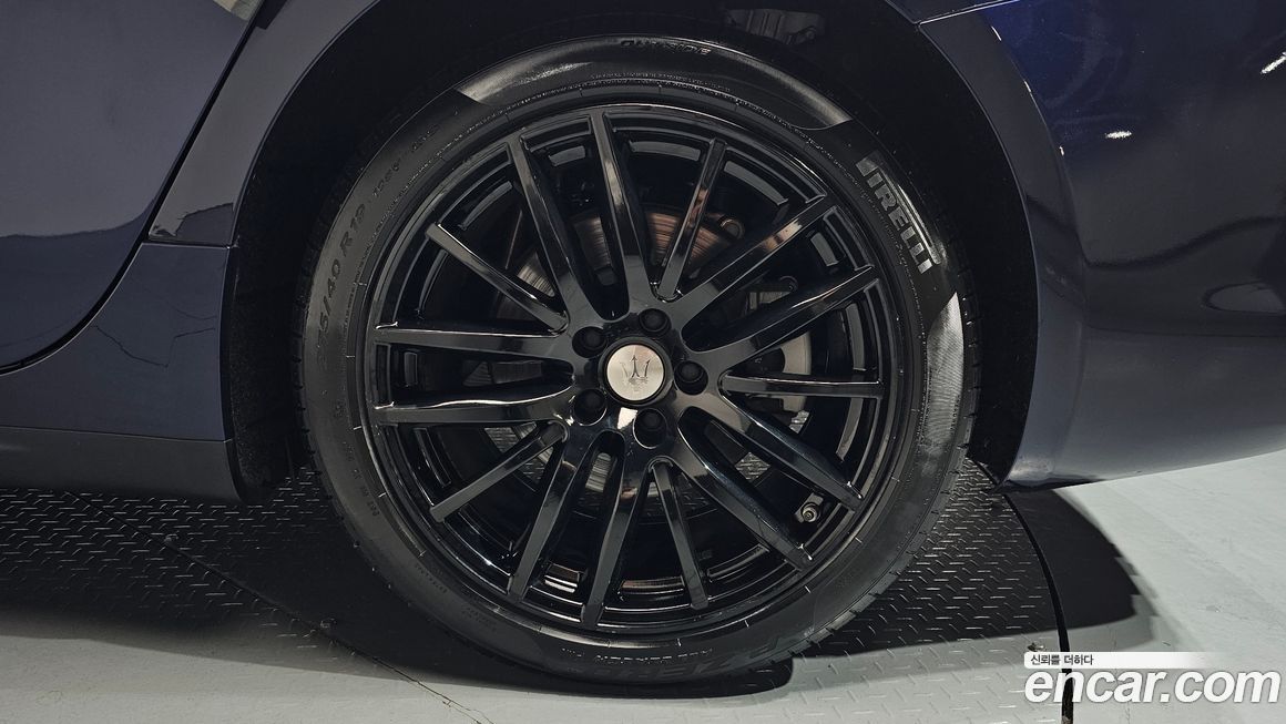 Maserati Ghibli 2020