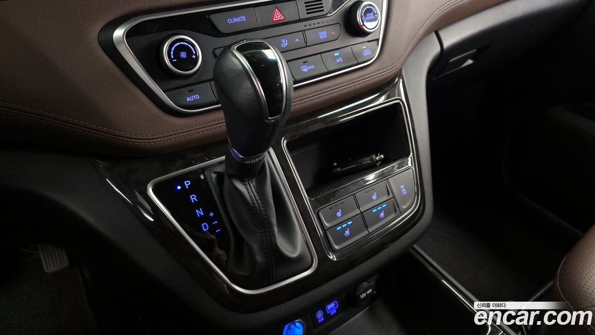 Hyundai Starex 2021