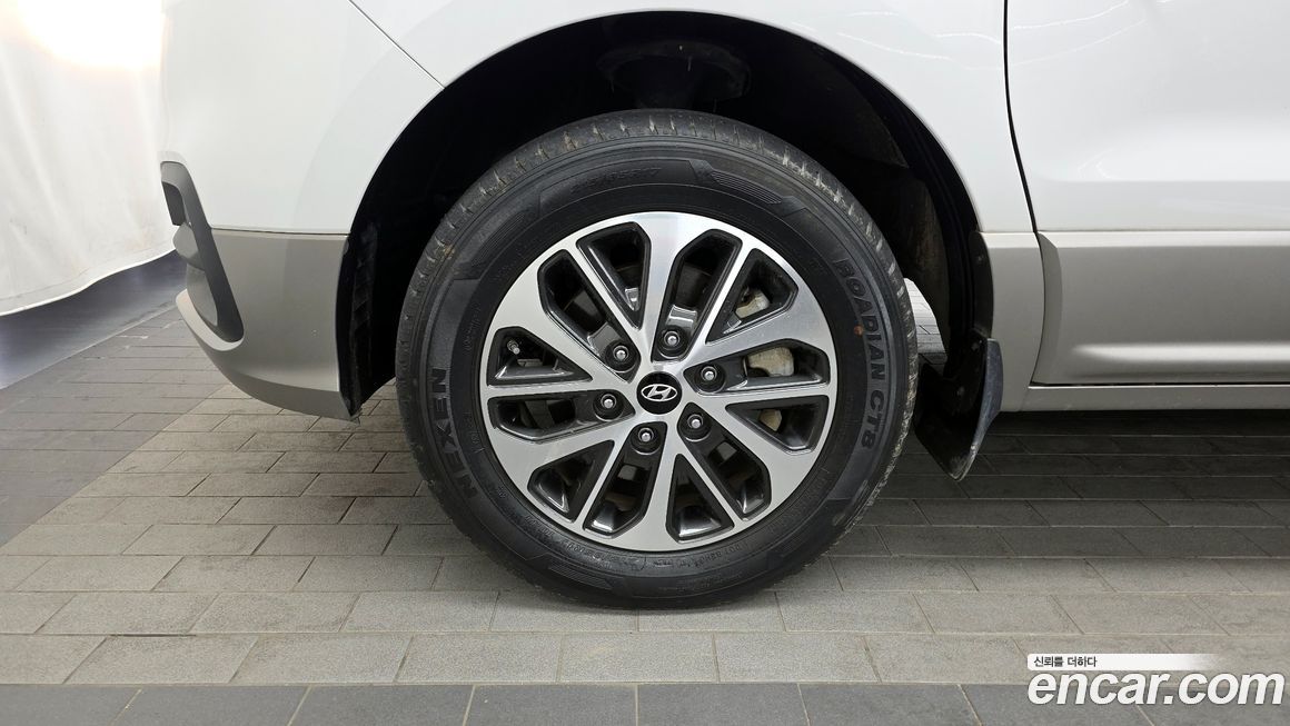 Hyundai Starex 2021
