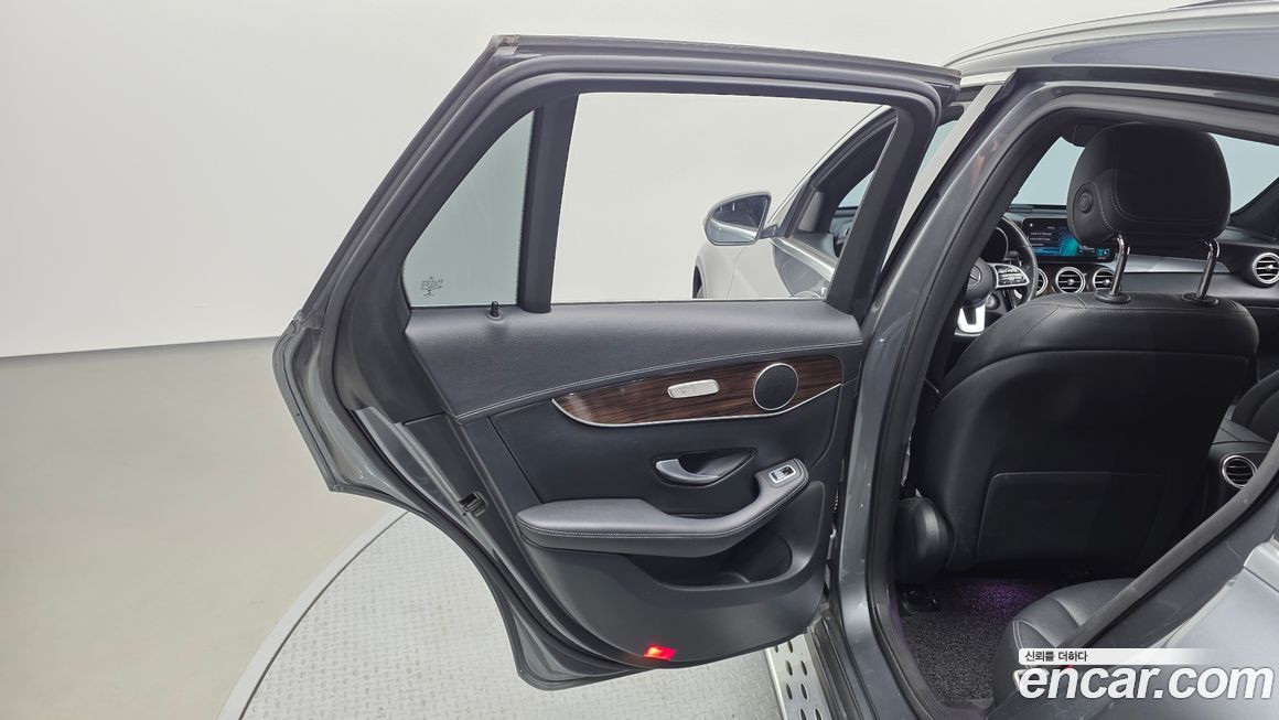Mercedes-Benz GLC-Class 2020