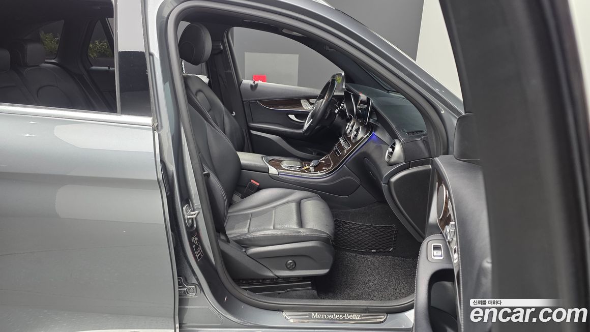 Mercedes-Benz GLC-Class 2020