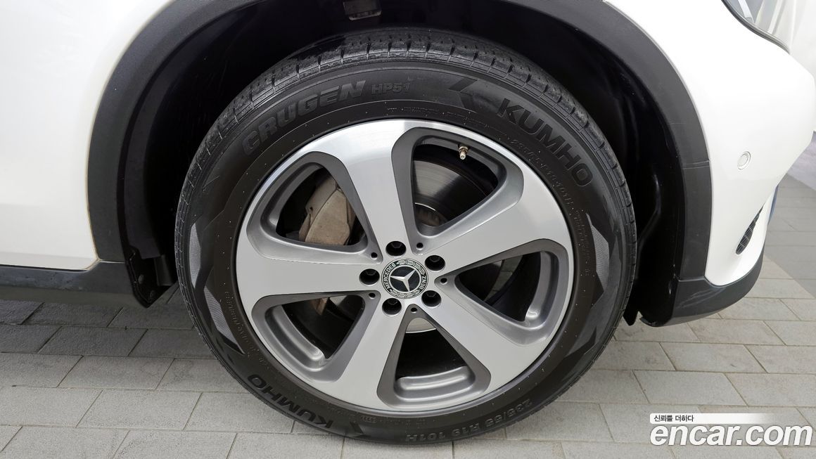Mercedes-Benz GLC-Class 2019