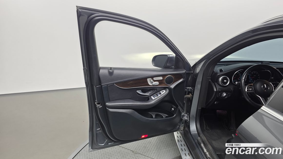 Mercedes-Benz GLC-Class 2020