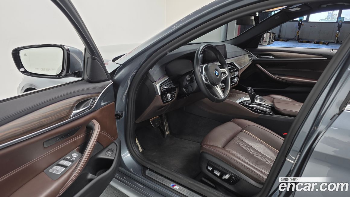 BMW 5-Series 2020