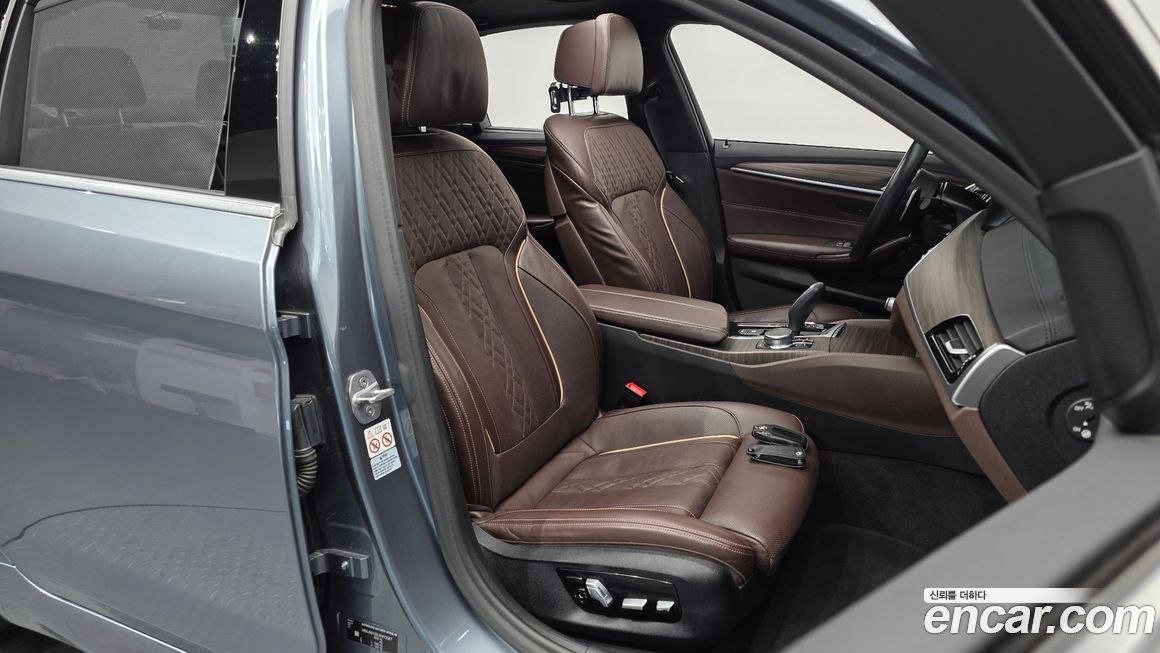 BMW 5-Series 2020