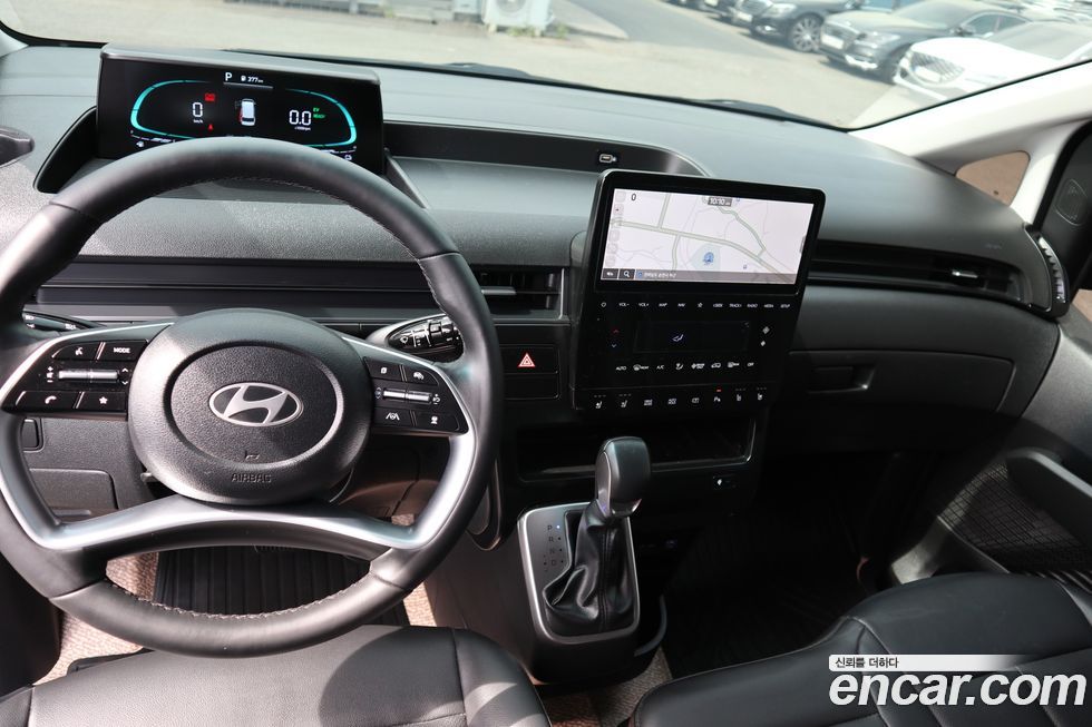 Hyundai Staria 2025