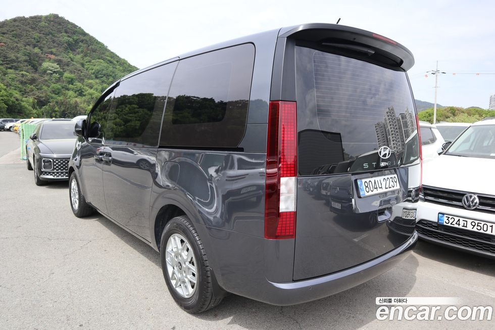 Hyundai Staria 2025