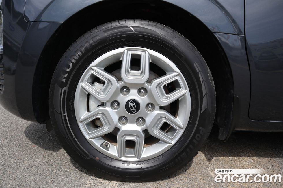 Hyundai Staria 2025