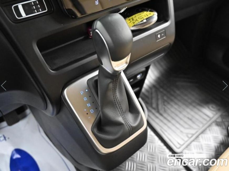 Hyundai Staria 2025