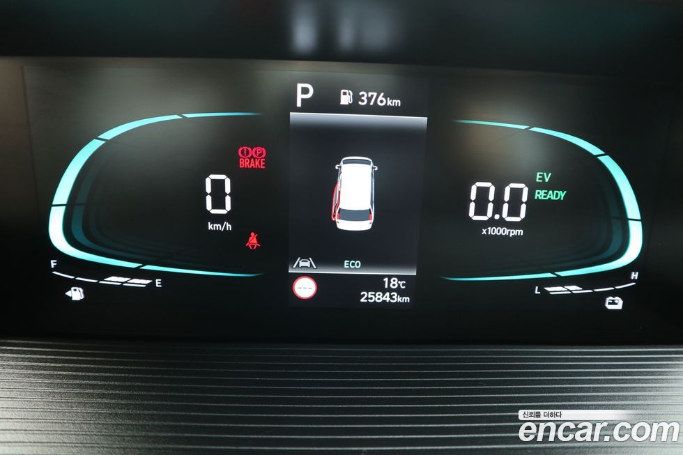 Hyundai Staria 2025