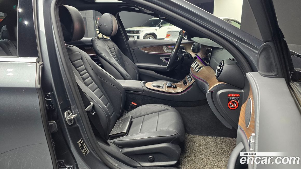 Mercedes-Benz E-Class 2021