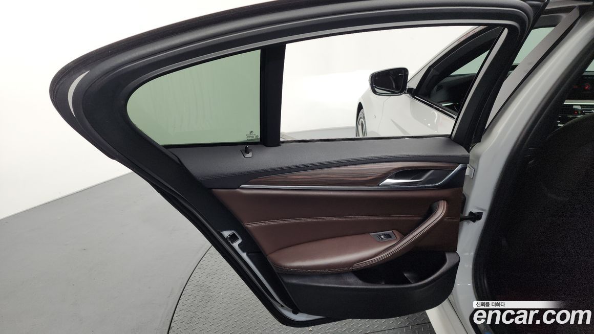BMW 5-Series 2017