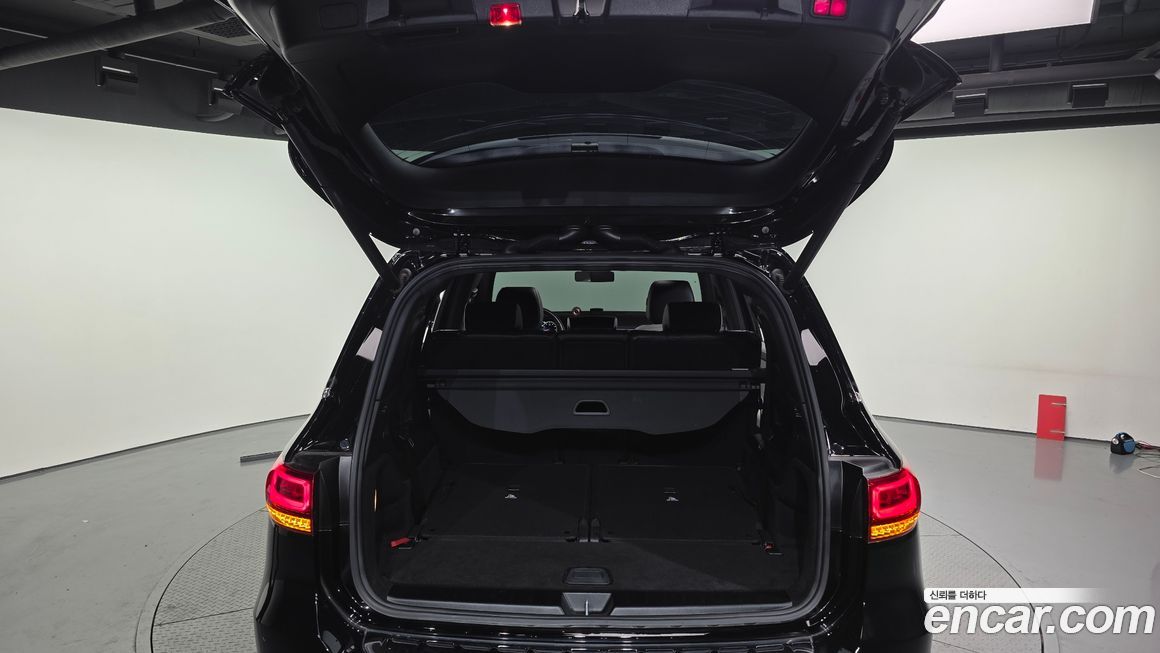 Mercedes-Benz GLB-Class 2021