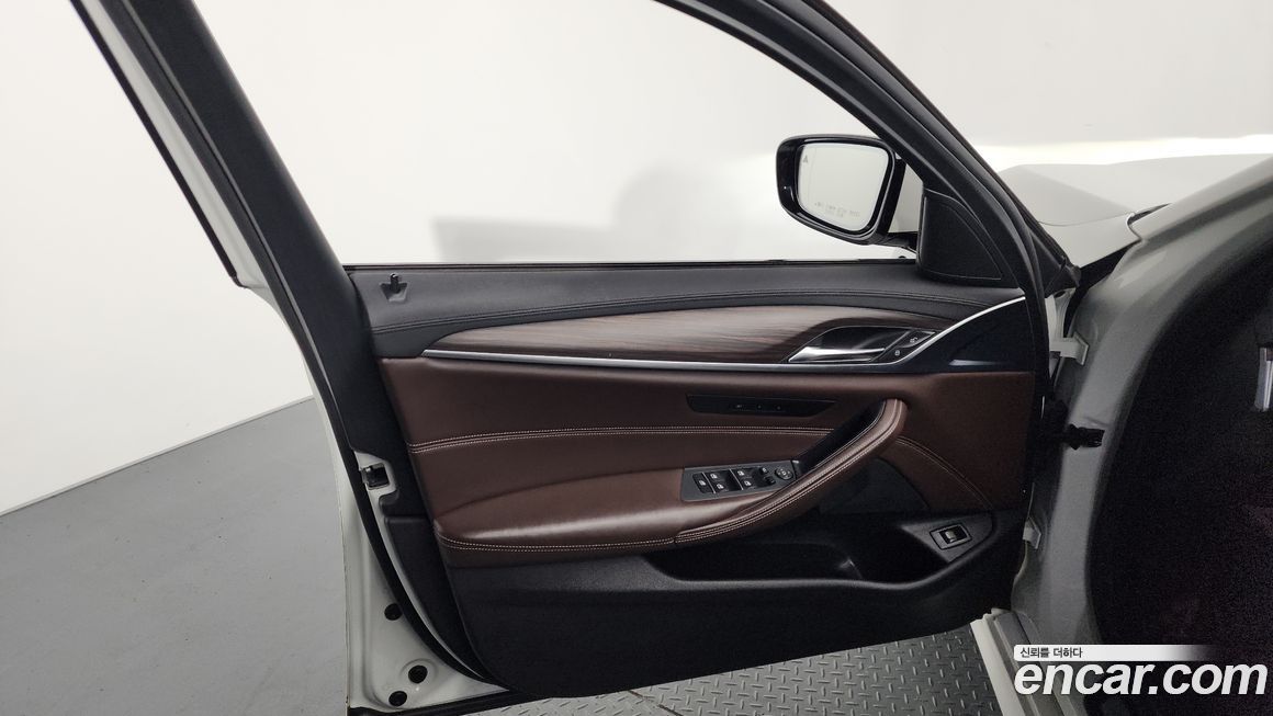 BMW 5-Series 2017