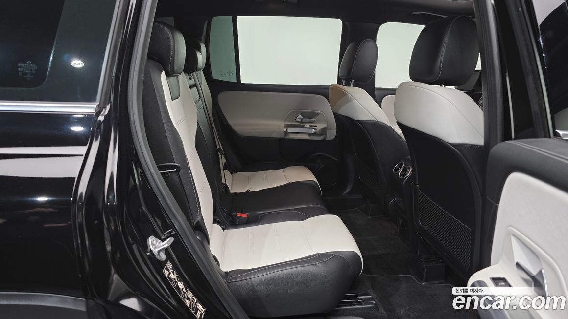 Mercedes-Benz GLB-Class 2021