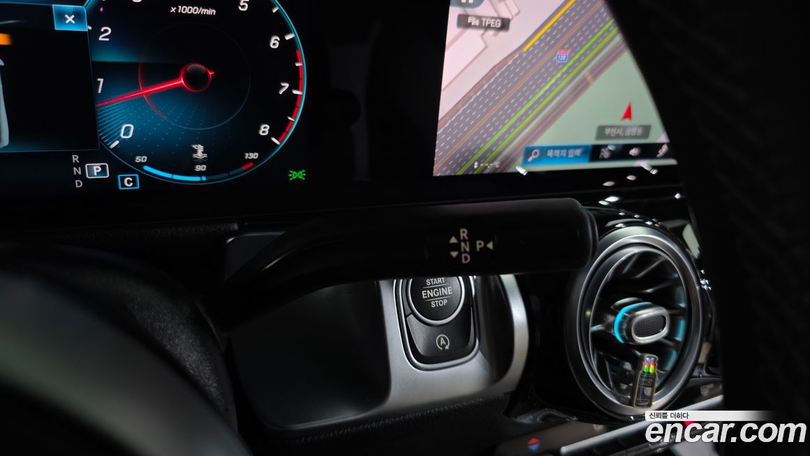 Mercedes-Benz GLB-Class 2021