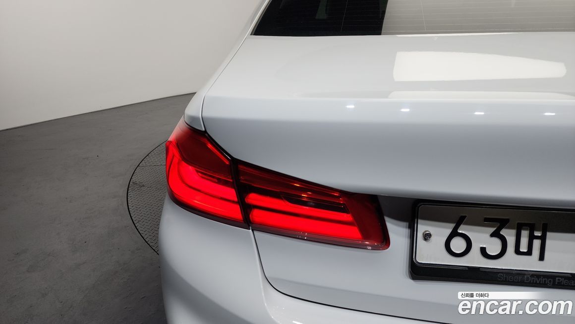 BMW 5-Series 2017
