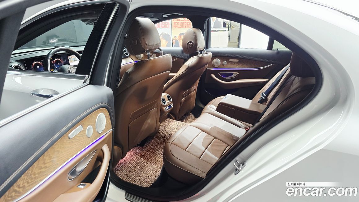 Mercedes-Benz E-Class 2021