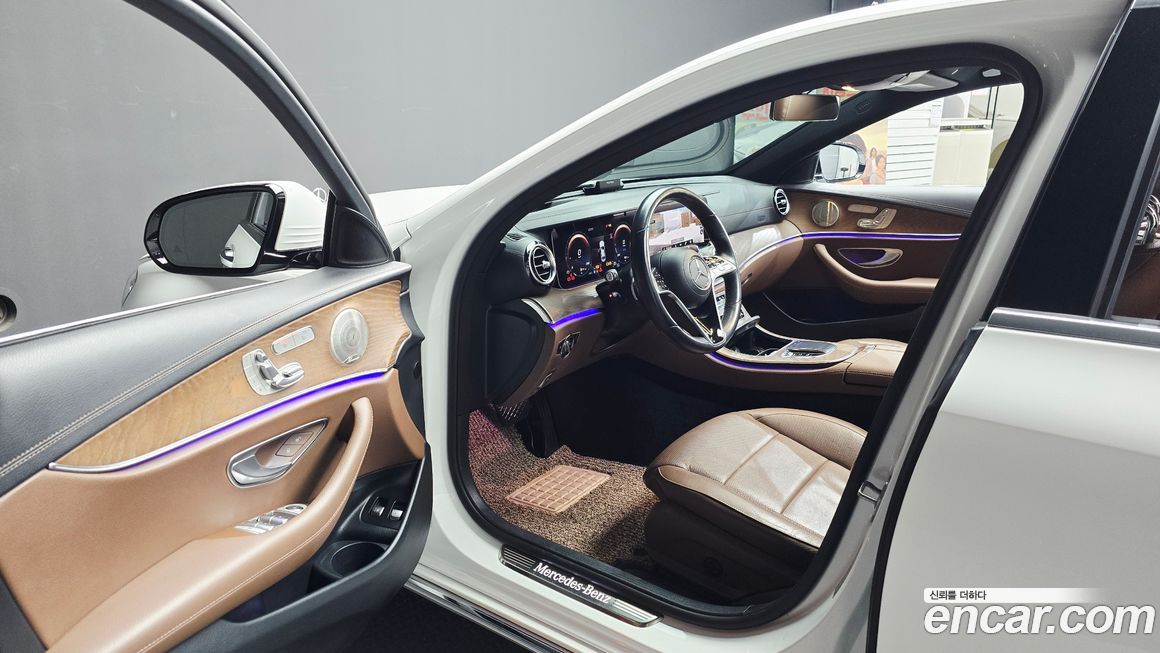 Mercedes-Benz E-Class 2021
