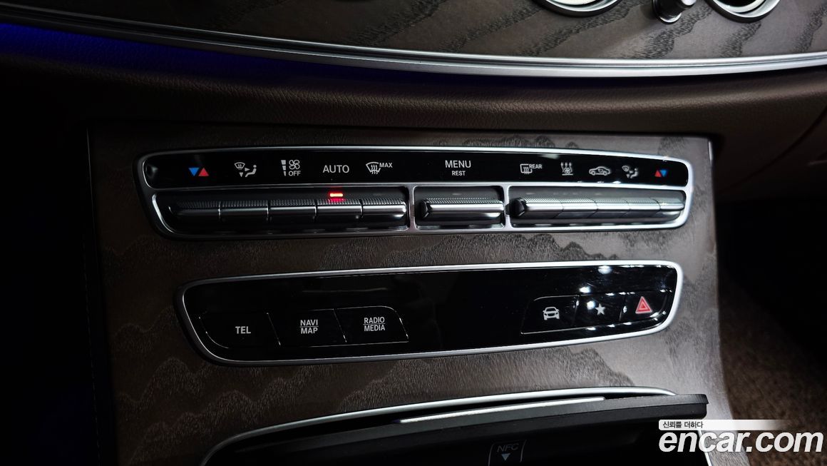 Mercedes-Benz E-Class 2021