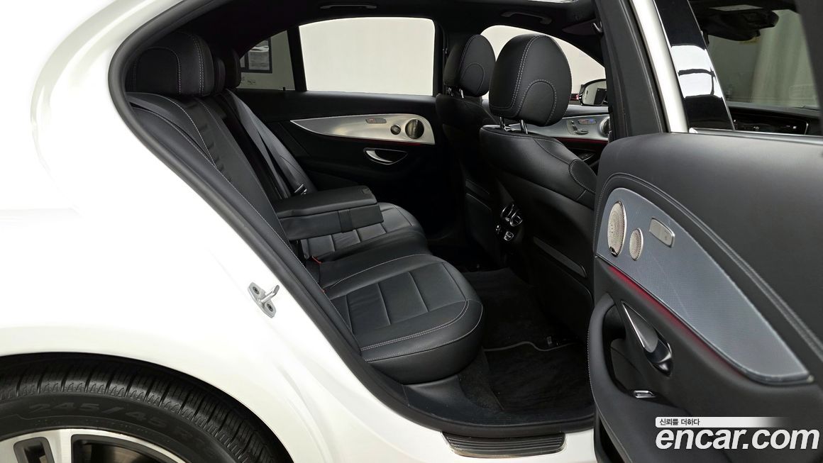 Mercedes-Benz E-Class 2021